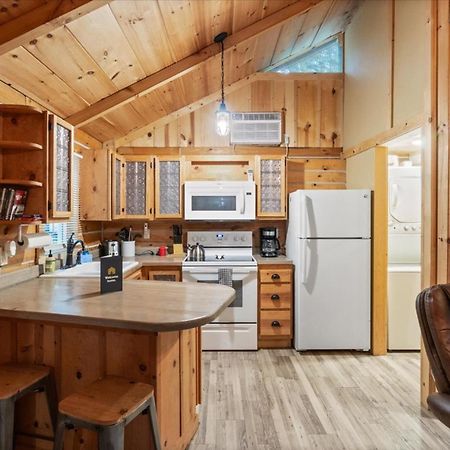 The Eldon Cabin Experience ภายนอก รูปภาพ